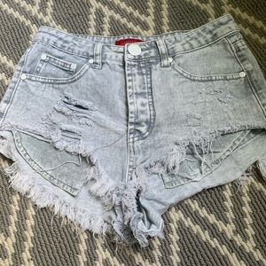 SIGNATURE 8 DENIM SHORTS